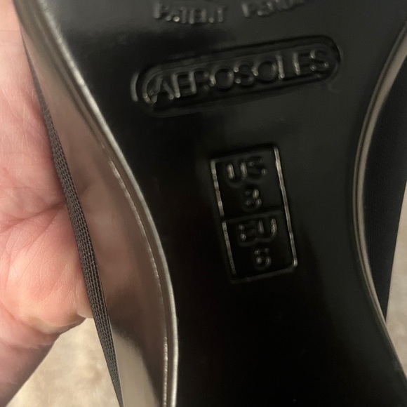 AEROSOLES Black Women's Wedge Shoes - Picture 8 of 8